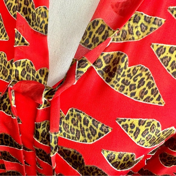 Alice + Olivia ‘Sheila’ Leopard Lips Red Burnout Tie-Neck Top Size XS ASO Kelly - Picture 5 of 16